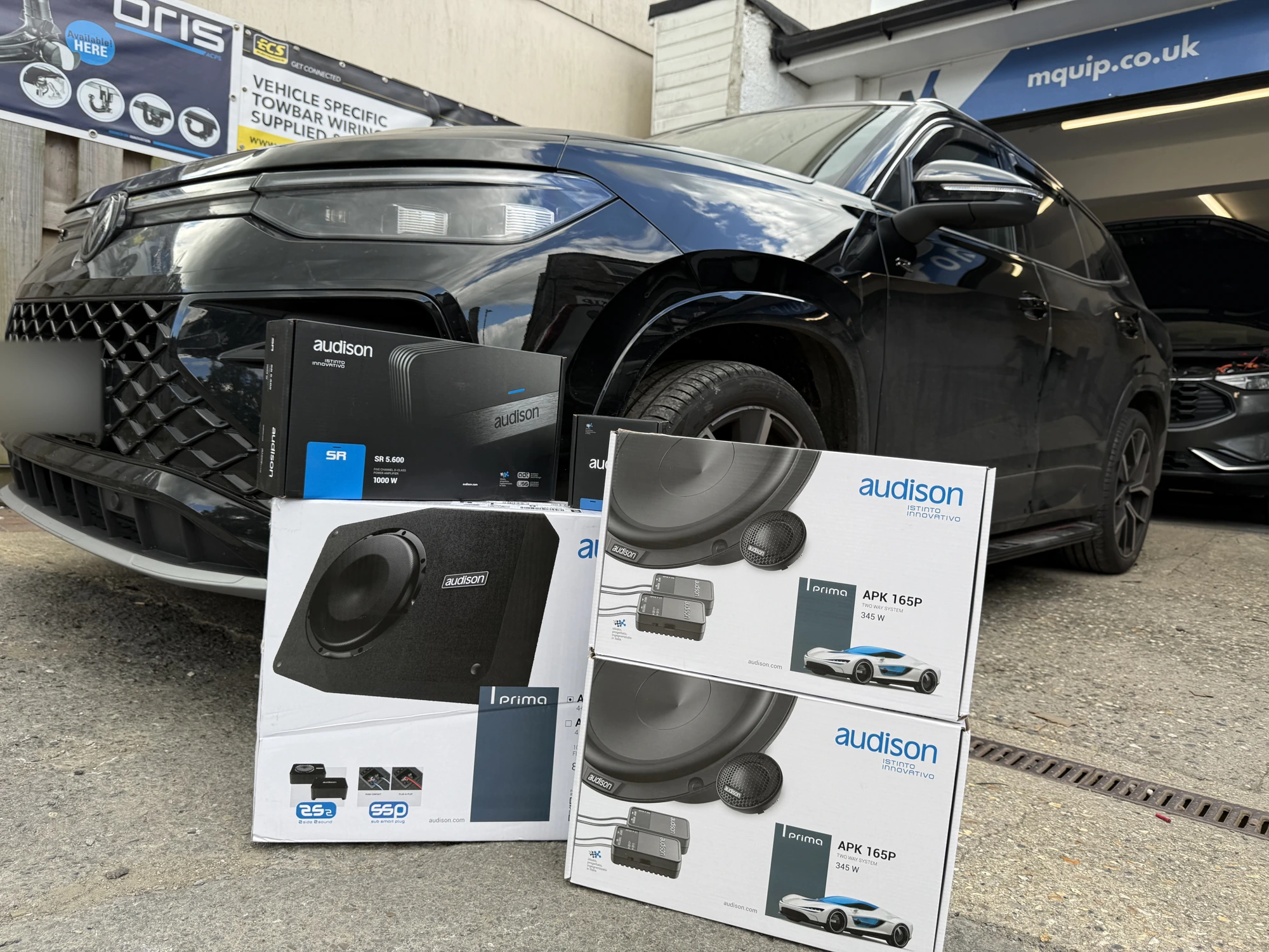 Volkswagen SUV audio installation · installation photo 3