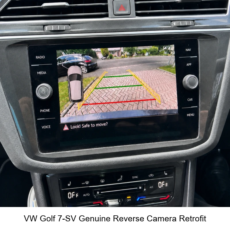 Autologics supplier example: VW Golf 7 SV reversing camera display with parking guidelines